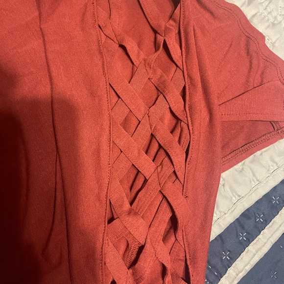 Boutique casual shirt with braided arm detail - Picture 3 of 3